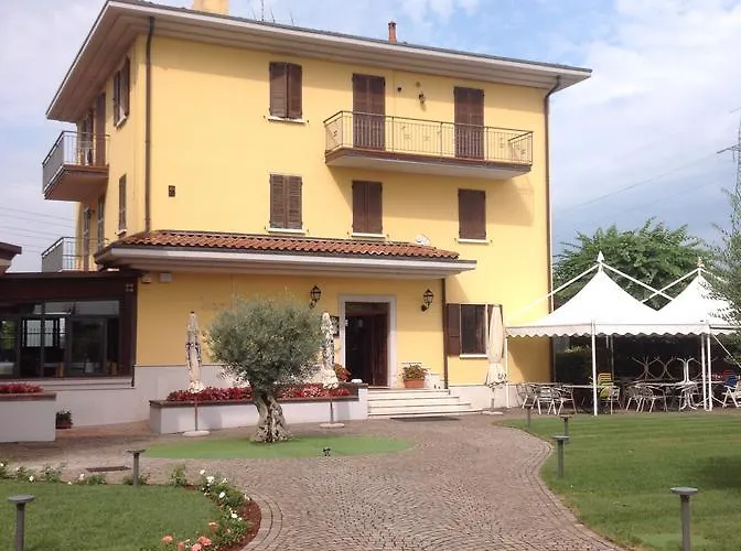 Hotel Panineria Colombera Rossa