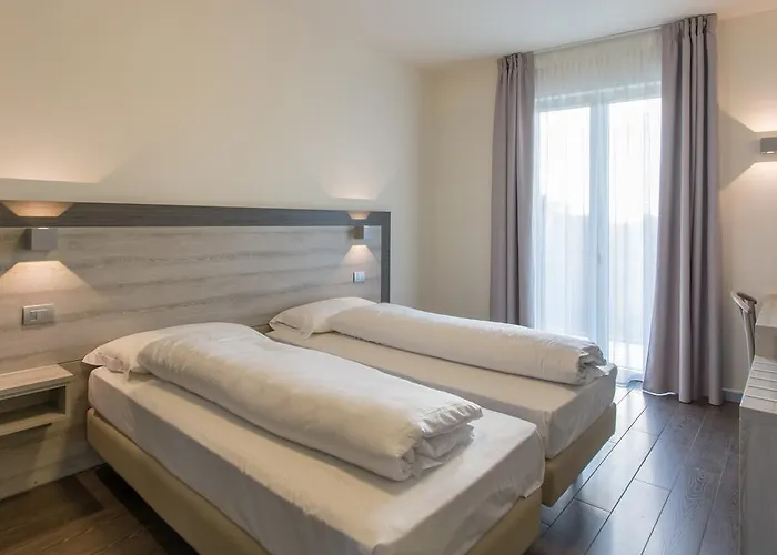 Hotel Panineria Colombera Rossa 3*